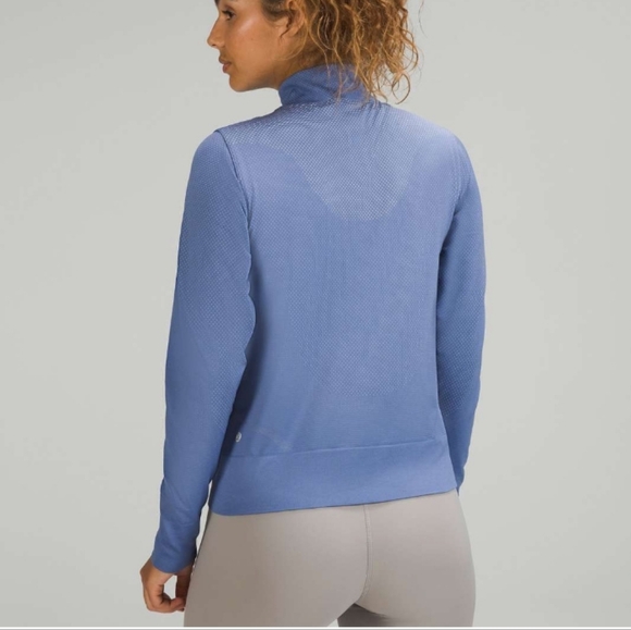 Lululemon Swiftly Relaxed Half Zip. Colour is Water Drop / Vapor. Size 12 - Picture 3 of 10